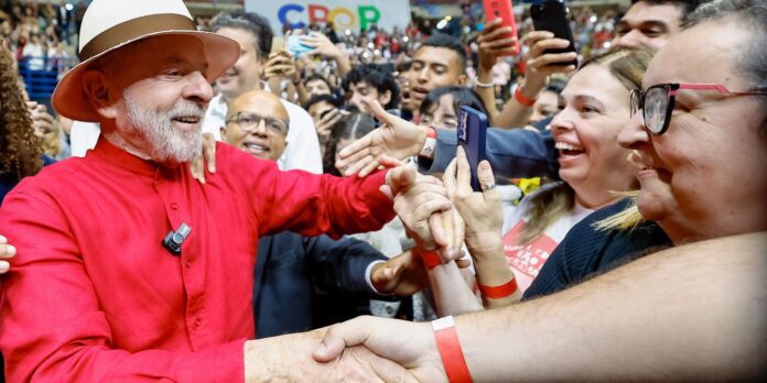 Lula defende América Latina independente contra “fala grossa” externa
