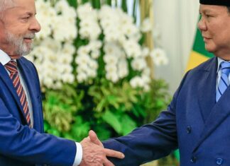 Brasil e Indonésia firmam acordos; Lula confirma candidatura em 2026 Brasil e Indonésia firmam acordos; Lula confirma candidatura em 2026