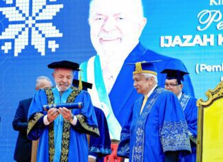 Lula recebe título Honoris Causa e critica concentração de renda