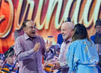 Lula completa 80 anos e se torna o primeiro octogenário no cargo