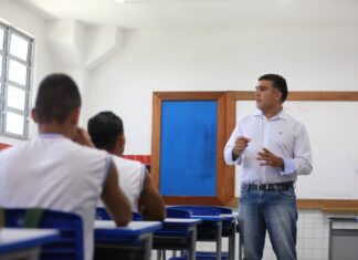 Brasil Tem Baixa Proporção De Professores Com Contratos Permanentes