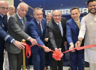 Brasil e Índia fazem acordos em tecnologia, defesa e aeronáutica Brasil e Índia fazem acordos em tecnologia, defesa e aeronáutica