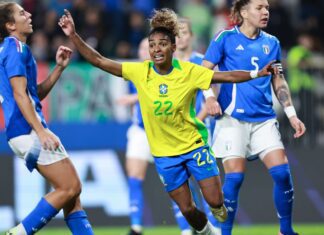 Brasil mantém hegemonia contra a Itália com vitória por 1 a 0 Brasil mantém hegemonia contra a Itália com vitória por 1 a 0