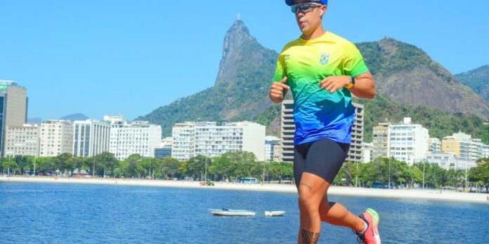 Carioca aproveita prova de rua para visitar o Cristo pela primeira vez