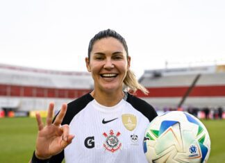 Corinthians goleia Boca Juniors e vai à semi da Libertadores Feminina Corinthians goleia Boca Juniors e vai à semi da Libertadores Feminina