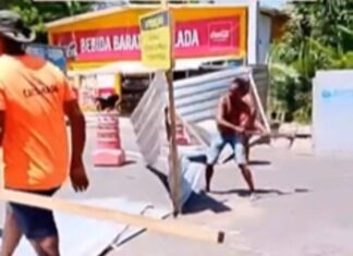 Barranqueiros Protestam Contra Bloqueio Na Praia Da Barra Em Itacimirim