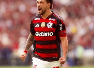 Arrascaeta é escolhido como craque do Prêmio Brasileirão 2025 Flamengo vence no Maracanã e empata em número de pontos com Palmeiras