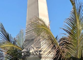 Pichações Do CV São Registradas Na Praia Da Paciência, No Rio Vermelho