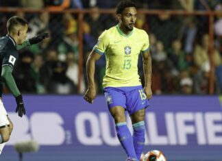 Lateral Vitinho é convocado para defender a seleção brasileira Lateral Vitinho é convocado para defender a seleção brasileira