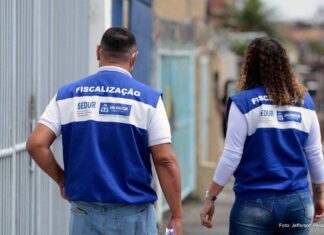 VÍDEO: Sedur Desmonta Barraca Irregular Na Av. Anita Garibaldi