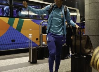 Seleção brasileira chega a Tóquio para amistoso contra Japão na terça Seleção brasileira chega a Tóquio para amistoso contra Japão na terça