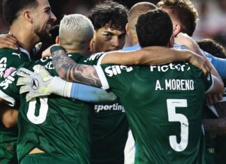 Virada e derrota rubro-negra levam Palmeiras à ponta do Brasileirão Virada e derrota rubro-negra levam Palmeiras à ponta do Brasileirão