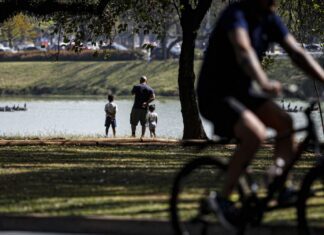 Pesquisas revelam preocupação com crianças em extremos climáticos
