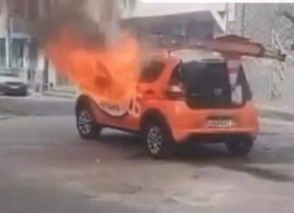 Criminosos Roubam E Incendeiam Carro De Empresa De Internet Em Salvador