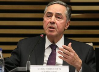 Barroso autoriza enfermeiros a auxiliar aborto legal em liminar