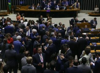 Câmara aprova isenção do IR para quem ganha até R$ 5 mil