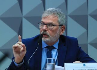Ex-diretor Do INSS Nega Relação Com Políticos Em Depoimento à CPMI