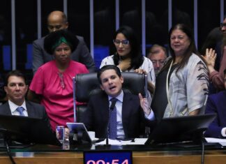 Câmara dos Deputados aprova licença menstrual de até 2 dias