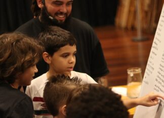 Projeto leva batalha de poesias a escolas públicas do Rio de Janeiro