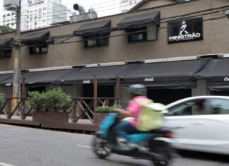 Bar Ministrão, em SP, afirma ter respondido à Senacon sobre bebidas