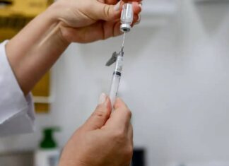 Salvador Inicia Imunização Contra A Dengue Com A Vacina Produzida No Brasil