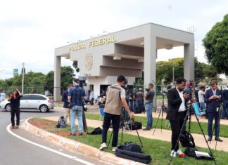 8/01: lembre como a imprensa estrangeira repercutiu condenações do STF Imprensa mundial noticia a prisão do ex-presidente Jair Bolsonaro