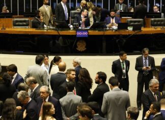 Câmara aprova ampliação gradual da licença-paternidade