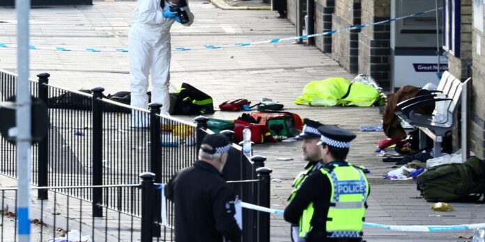 Ataque a trem em Cambridge deixa nove pessoas em estado grave
