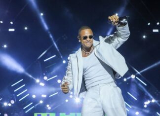 Léo Santana Marca 20 Anos De Carreira Com Show Gratuito Em Salvador