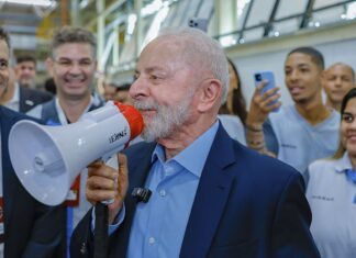 Lula assina medida que altera regras para vales-alimentação e refeição