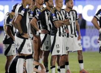 Lanús supera Atlético-MG nos pênaltis e é bicampeão da Sul-Americana Lanús supera Atlético-MG nos pênaltis e é bicampeão da Sul-Americana