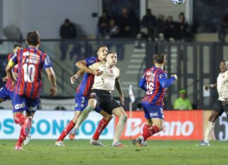 Mirando uma vaga na próxima Libertadores, Bahia recebe o Vasco Mirando uma vaga na próxima Libertadores, Bahia recebe o Vasco