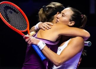 Stefani garante Brasil pela 1ª vez em decisão feminina do WTA Finals Stefani garante Brasil pela 1ª vez em decisão feminina do WTA Finals