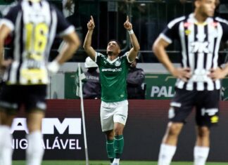 Vitor Roque decide e Palmeiras vence clássico com Santos no Brasileiro Vitor Roque decide e Palmeiras vence clássico com Santos no Brasileiro