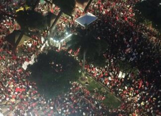 Sarau denuncia falta de banheiros públicos em Fortaleza