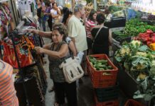 Cortes em auxílios sociais podem gerar retração em cidades do interior