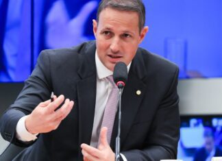 Derrite apresenta 5ª versão do PL Antifacção após críticas do governo