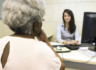 Mais de 21 mil idosos vítimas de violência foram atendidos no país