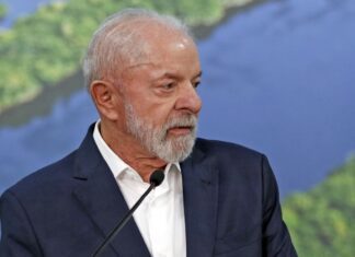 Lula agradece Trump e espera “zerar celeuma” com os EUA Lula agradece Trump e espera "zerar celeuma" com os EUA