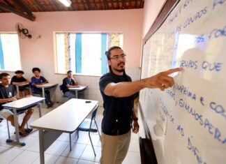 Estado Antecipa Salário De Novembro E 13º Para Servidores Da Educação Na Bahia