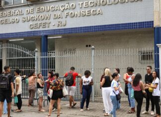 Enem tem 30% de abstenção; exame valerá como avaliação do ensino médio
