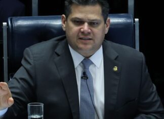 Alcolumbre mantém sessão da CPMI do INSS que quebrou sigilo de Lulinha