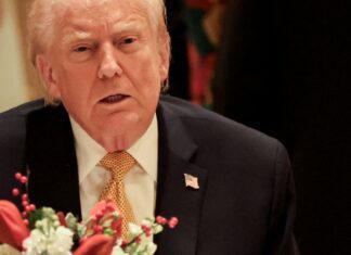 EUA e Ucrânia estão “muito mais próximos” de acordo de paz, diz Trump EUA e Ucrânia estão "muito mais próximos" de acordo de paz, diz Trump