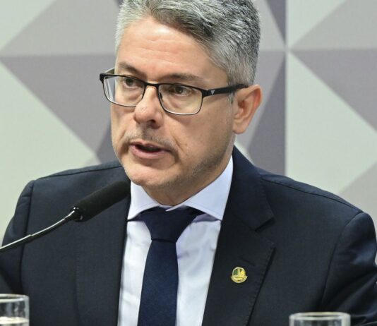 Relatório da CPI do Crime conecta facções com sistema financeiro