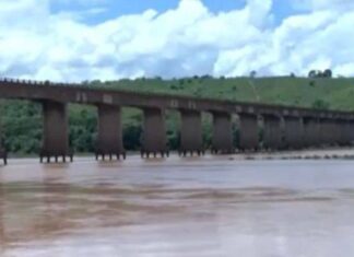 DNIT Libera ônibus E Veículos Pesados A Atravessarem A Ponte Do Rio Jequitinhonha