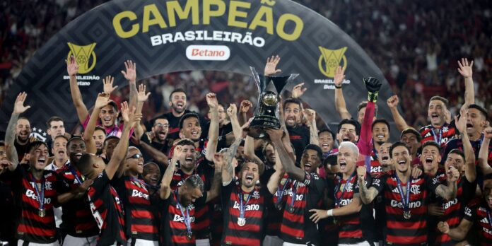 Flamengo derrota Ceará e coroa ano mágico com título Brasileiro