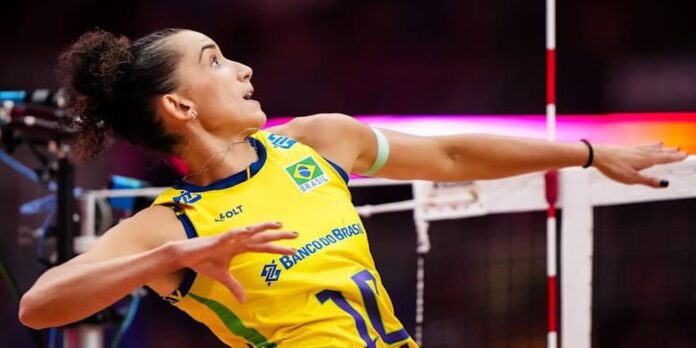 Gabi Guimarães é segunda melhor jogadora de vôlei do mundo em 2025