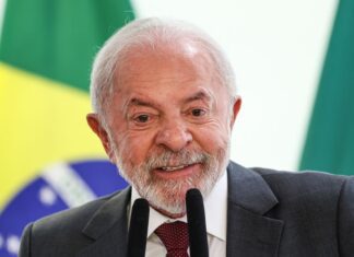 Lula faz discurso de Natal em cadeia nacional de rádio e televisão