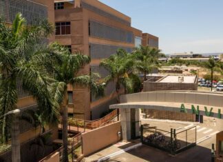 Anvisa determina suspensão de tônico capilar e apreensão de cosméticos