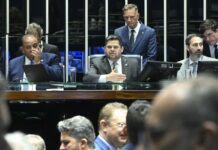 Dosimetria: Alcolumbre promulga lei que beneficia condenados pelo 8/1